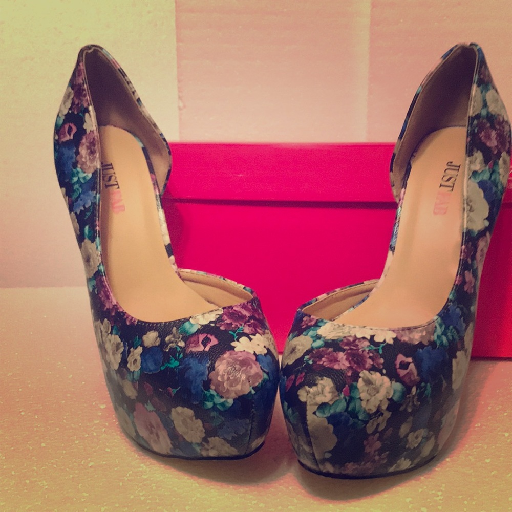 Size 7 just fab floral print heels